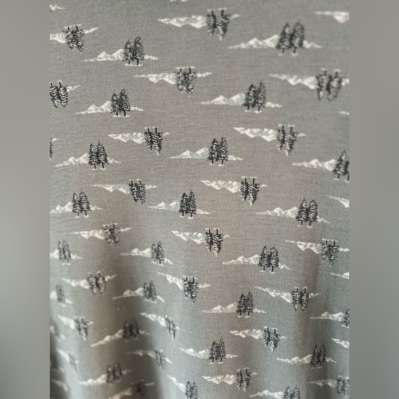 Green 90s Style Turtle Neck Mountains & Trees Long Sleeve Top - Picture 14 of 16